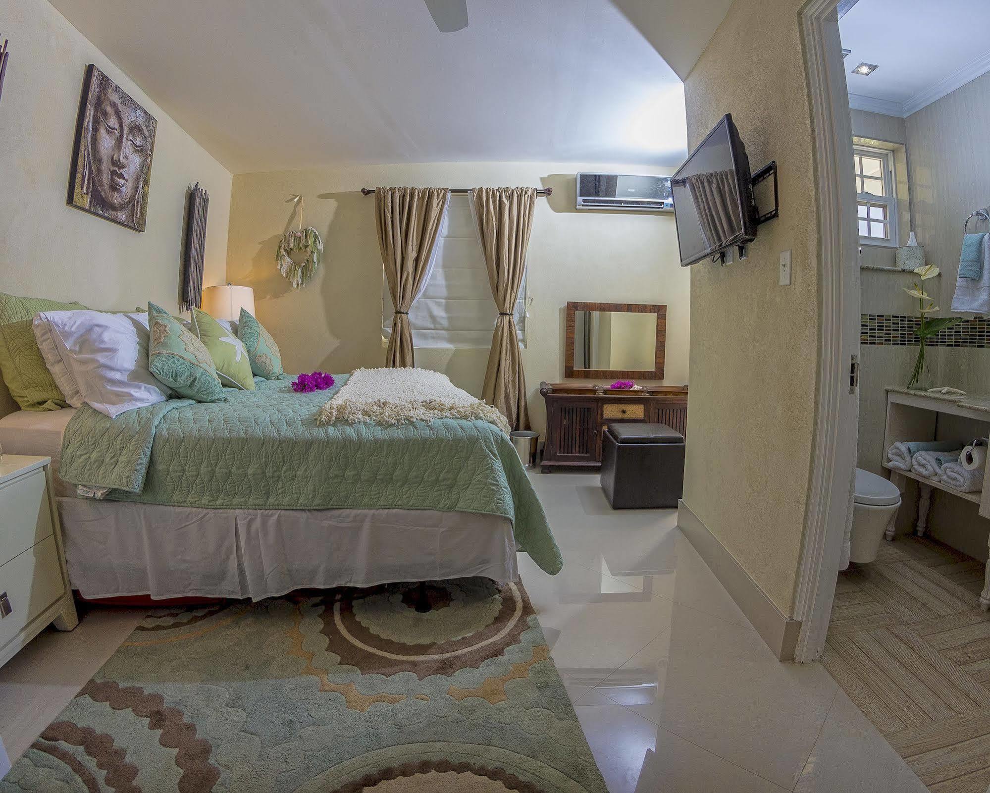 Lantana Barbados Condos Saint James Buitenkant foto