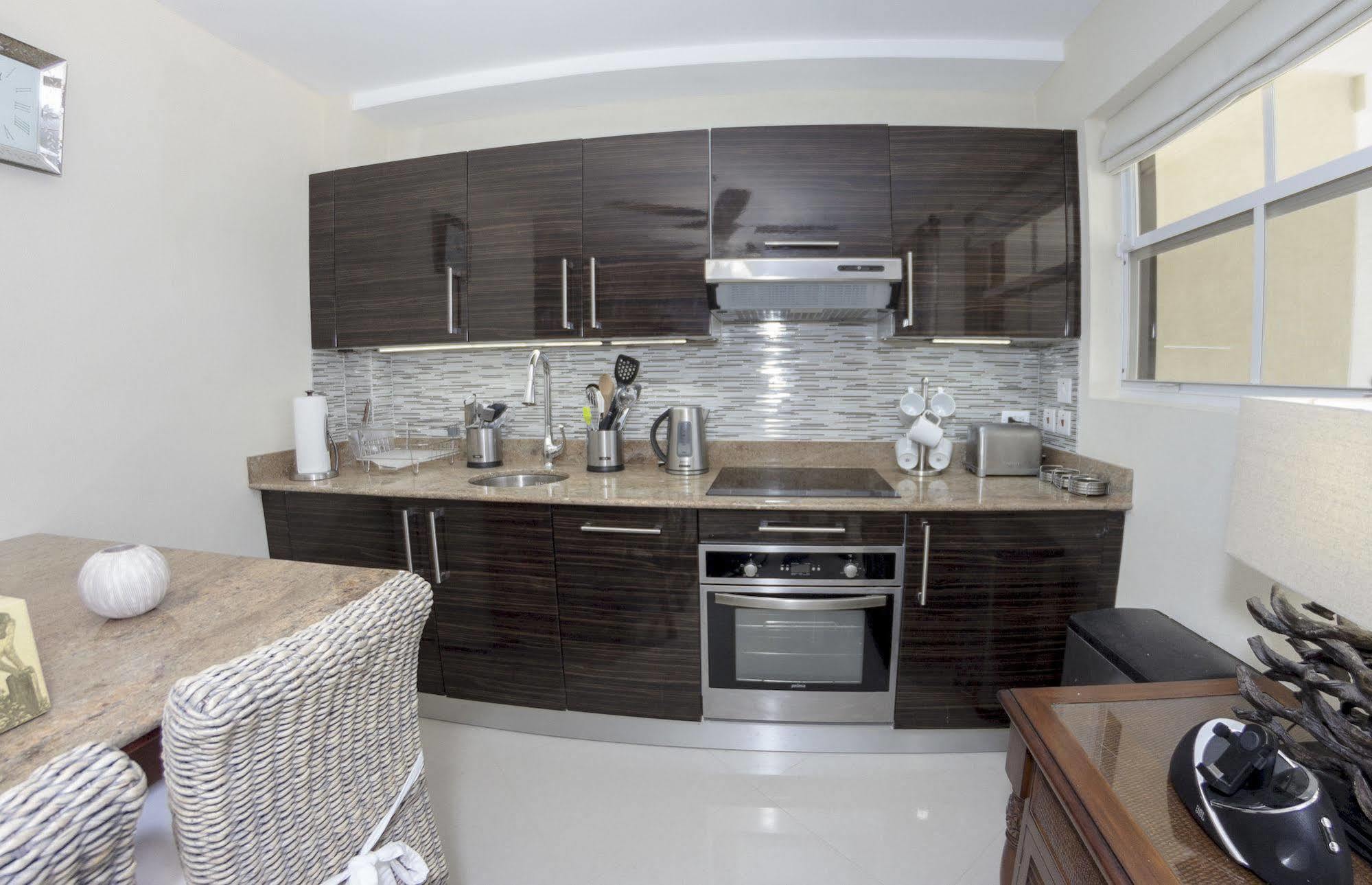 Lantana Barbados Condos Saint James Buitenkant foto